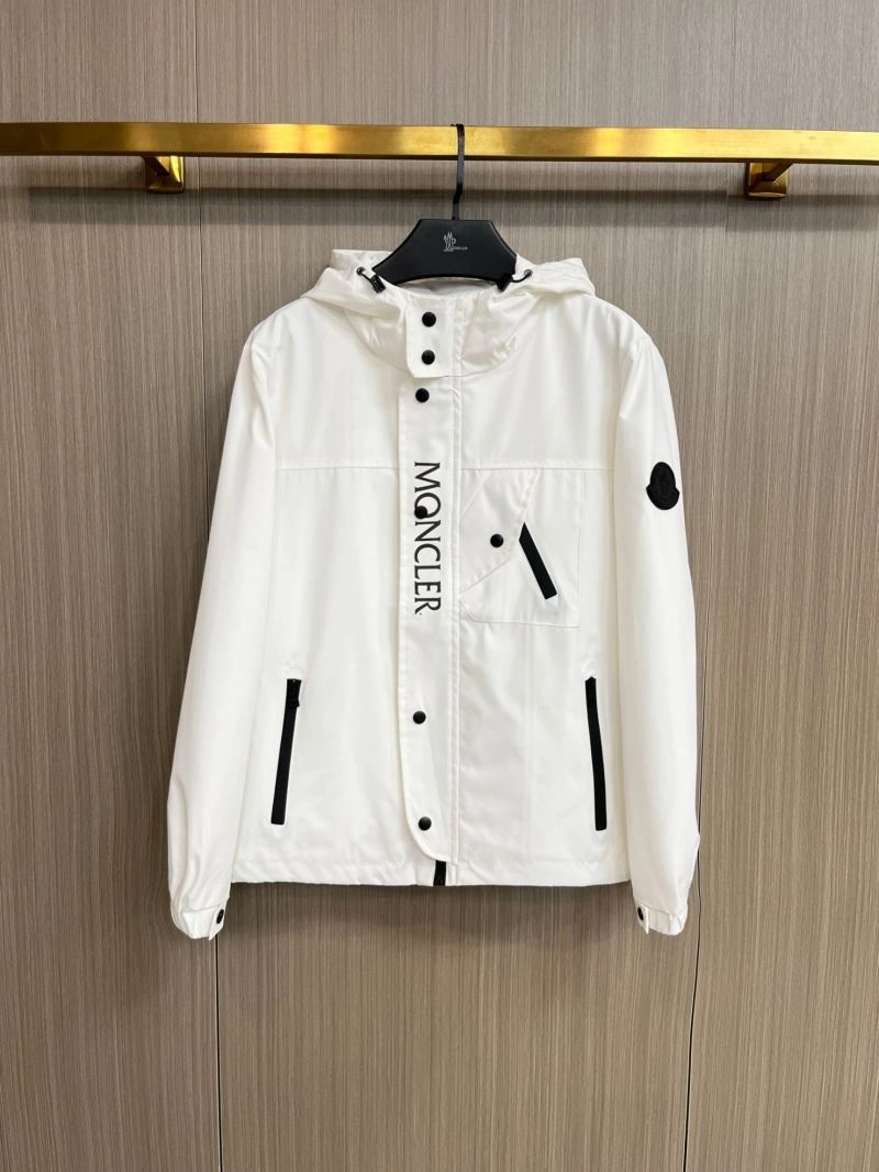 Functional Moncler Outwear 142490
