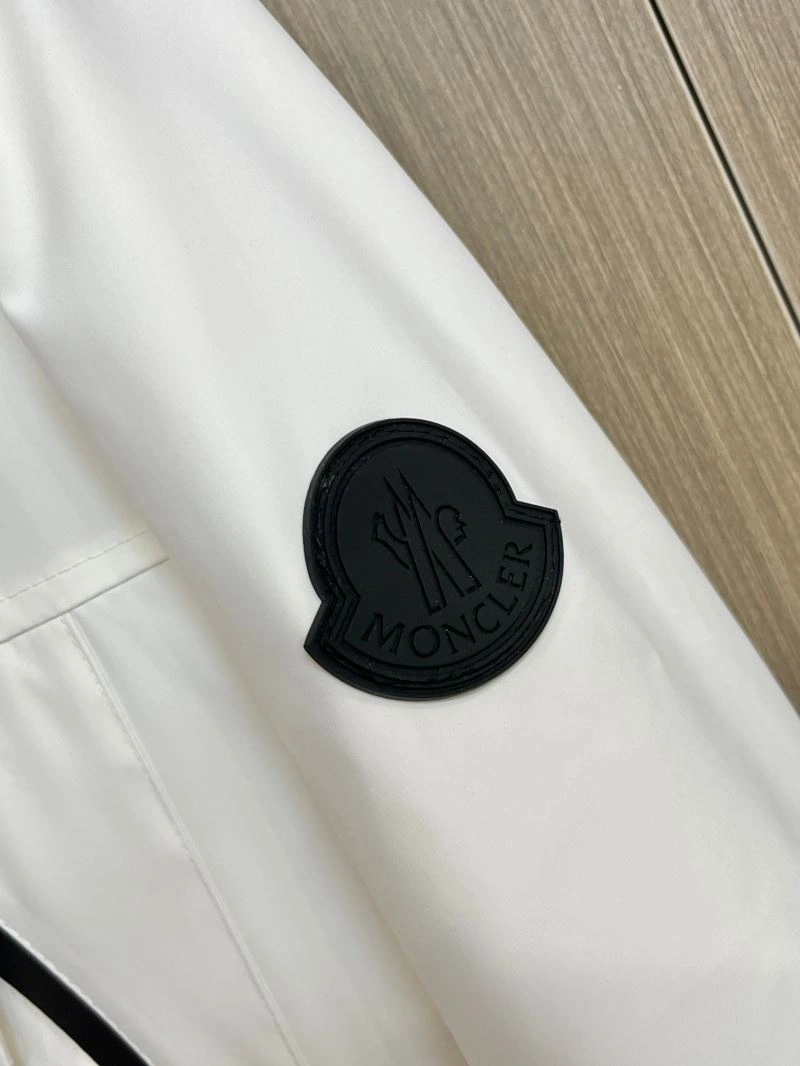Functional Moncler Outwear 142490