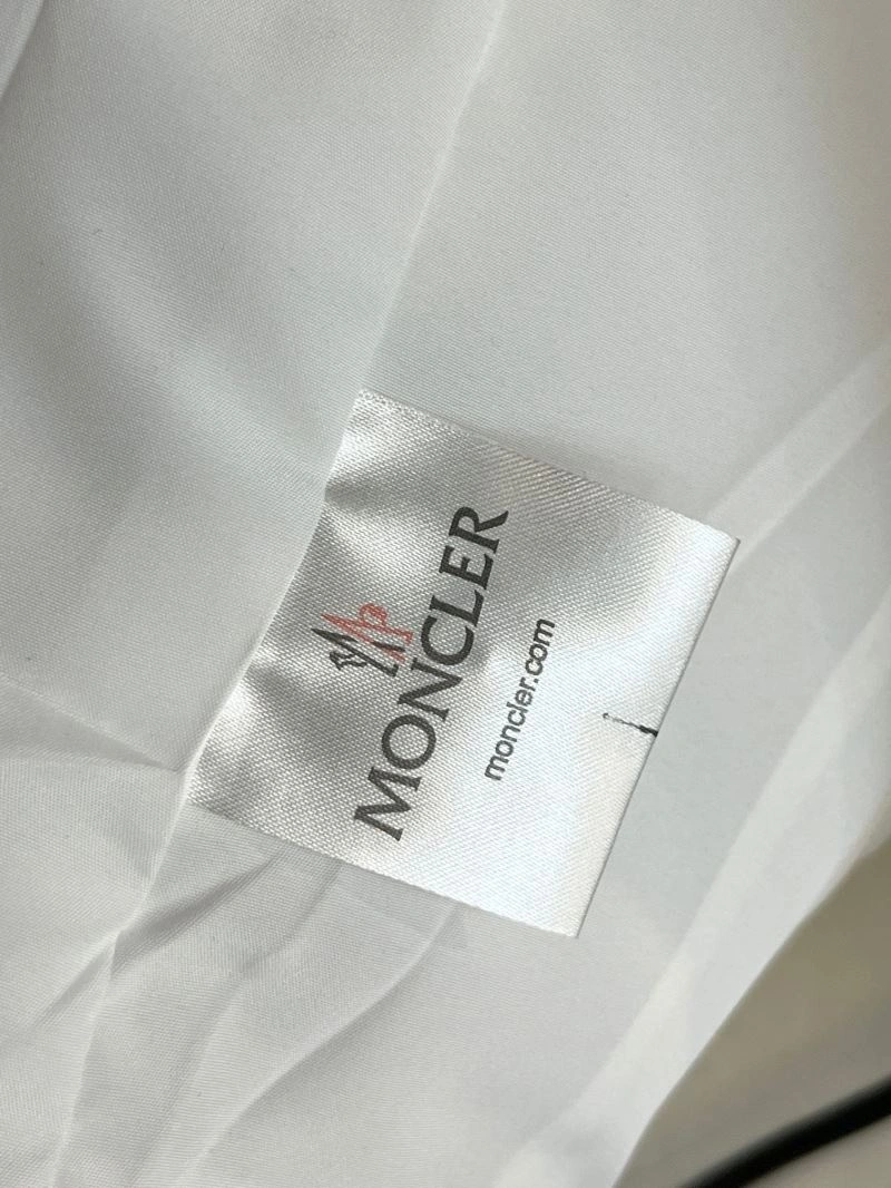 Functional Moncler Outwear 142490