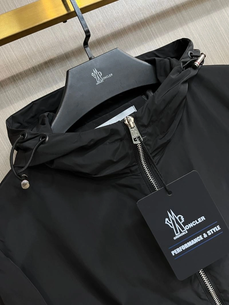Moncler Outwear SportInspired 142496