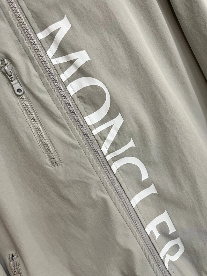 Moncler Outwear QuickDry 142491