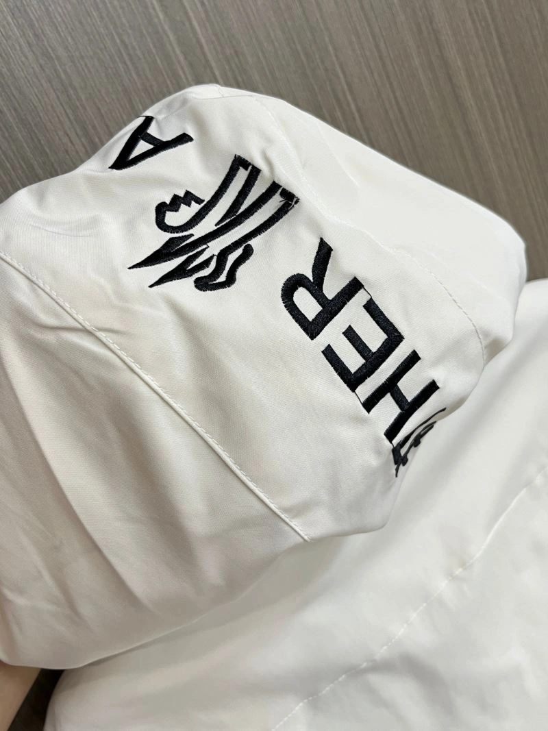 Resilient Moncler Outwear 142486