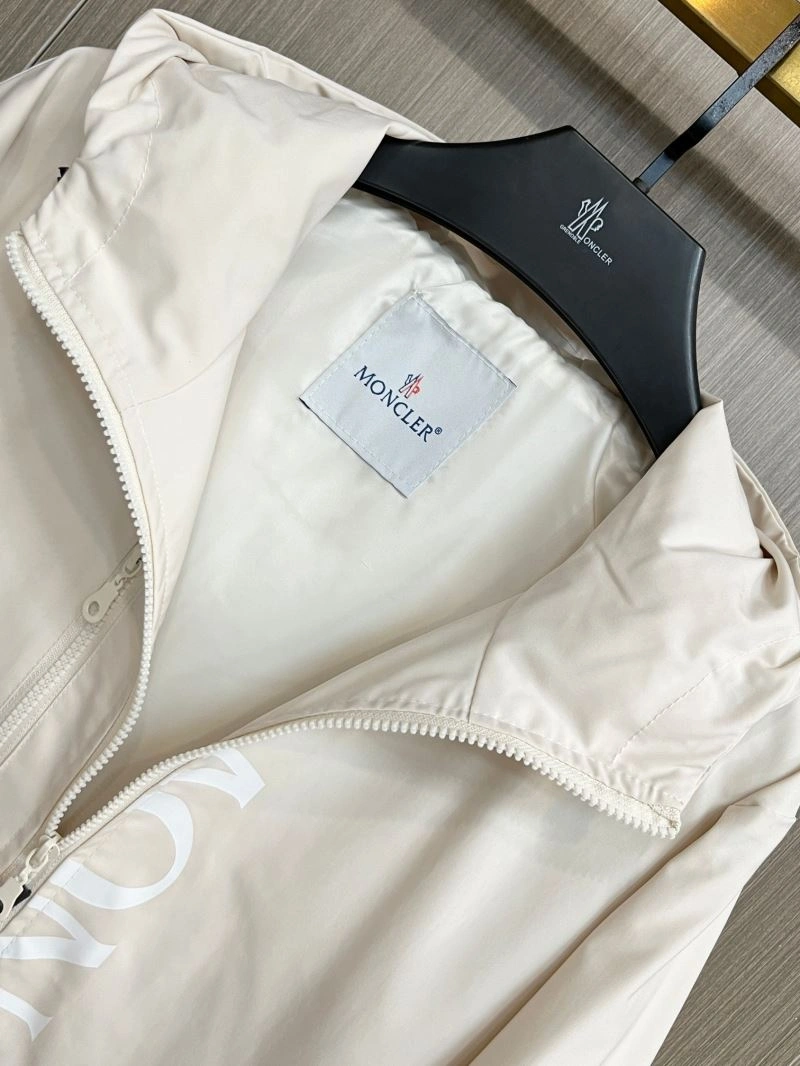 FlexibleFit Moncler Outwear 142484