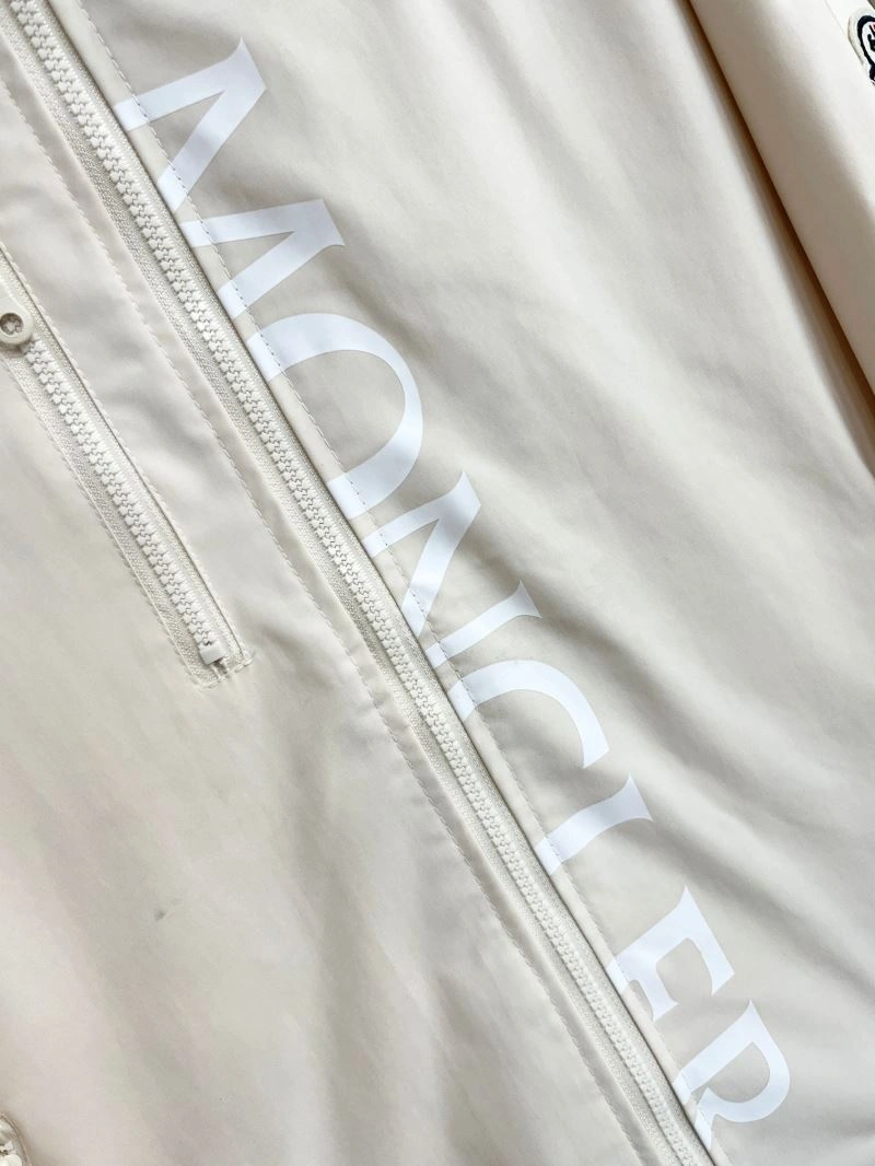 FlexibleFit Moncler Outwear 142484