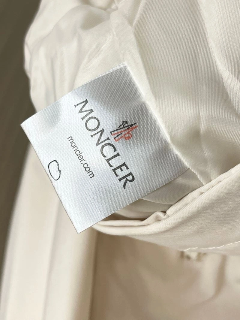 FlexibleFit Moncler Outwear 142484