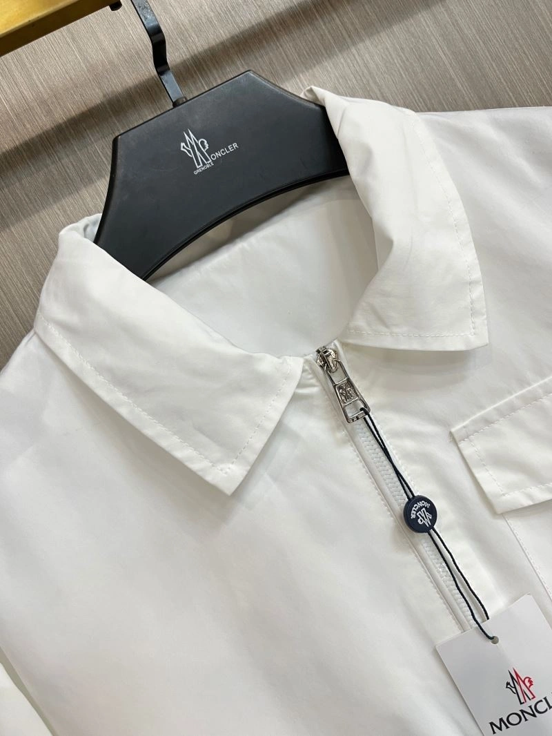 Moncler Outwear Stretchable 142489