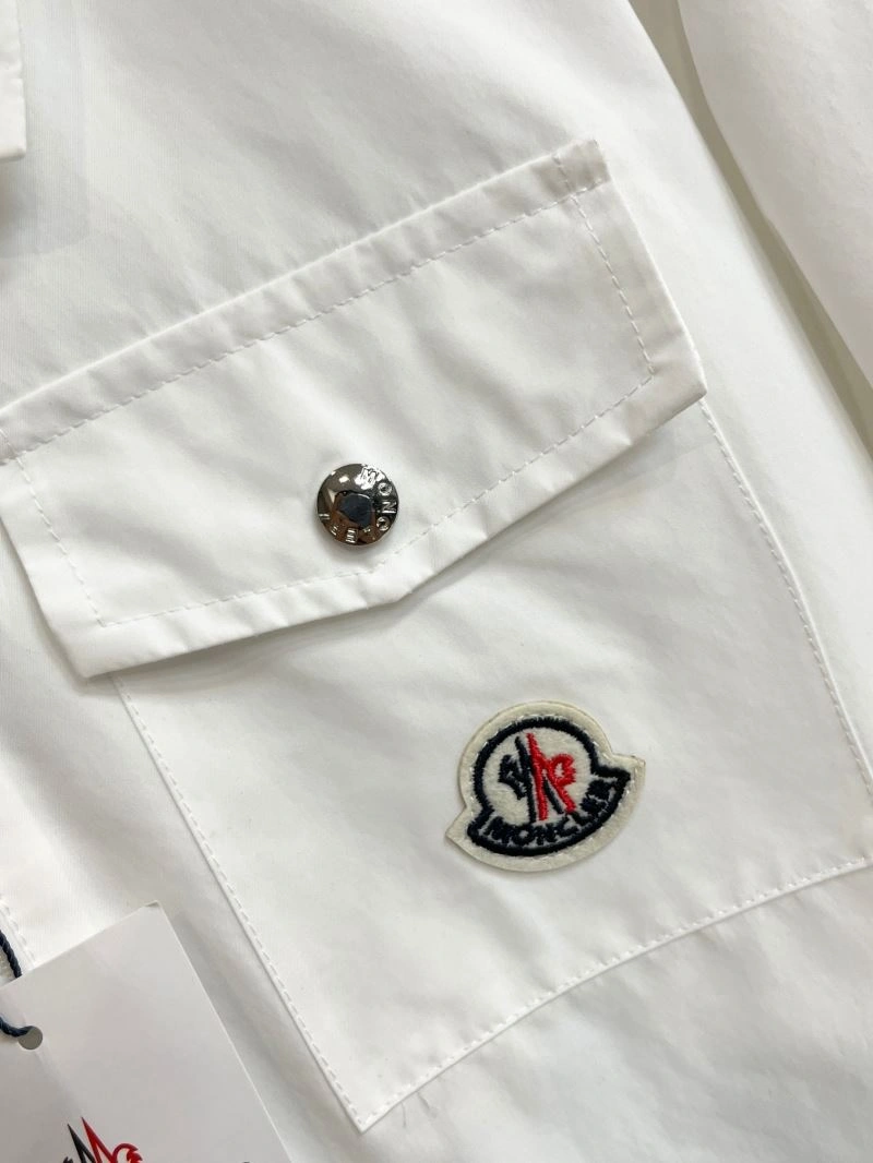 Moncler Outwear Stretchable 142489