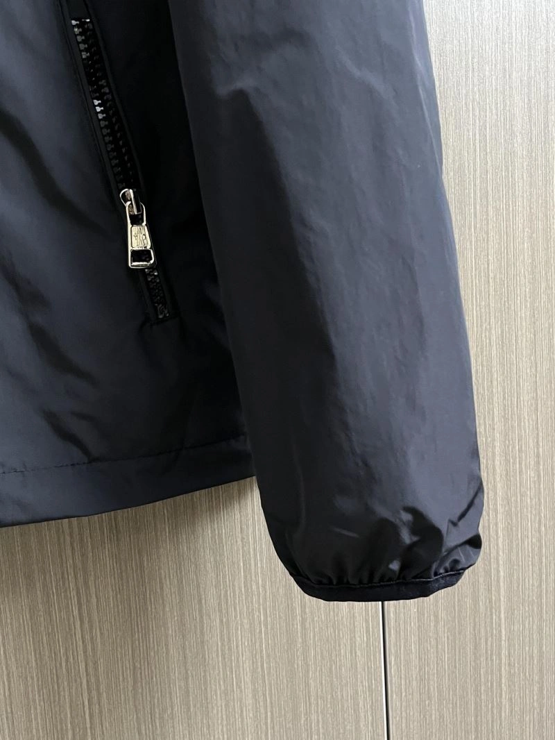 Moncler Outwear SportInspired 142485