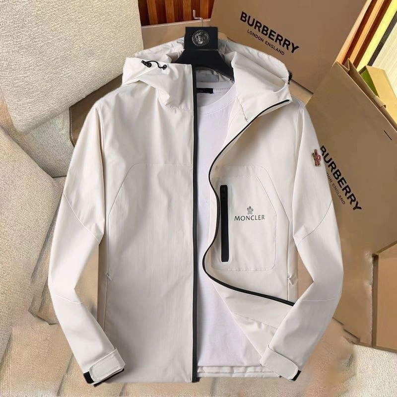 Moncler Outwear Bright 142481