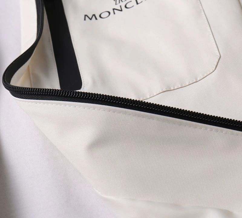 Moncler Outwear Bright 142481