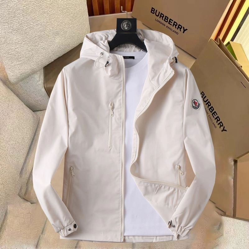 Lightweight Moncler Outwear 142477