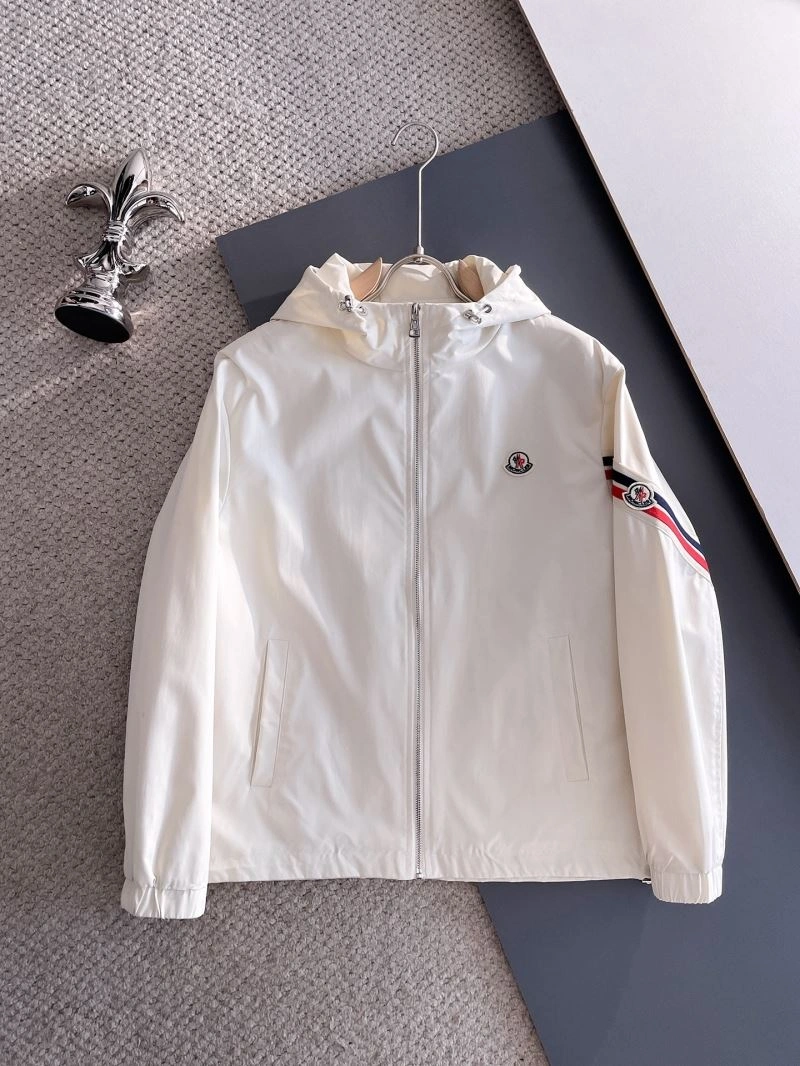 Moncler Outwear ModernLook 142480