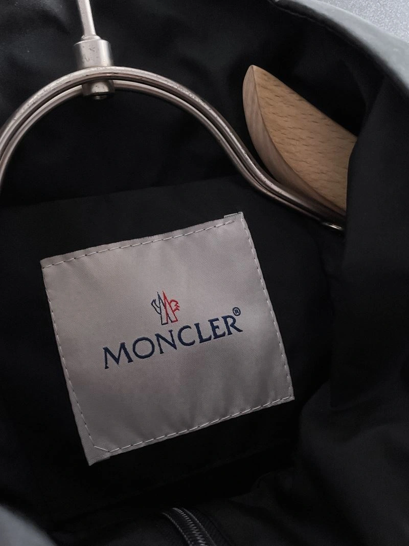 TimelessDesign Moncler Outwear 142475