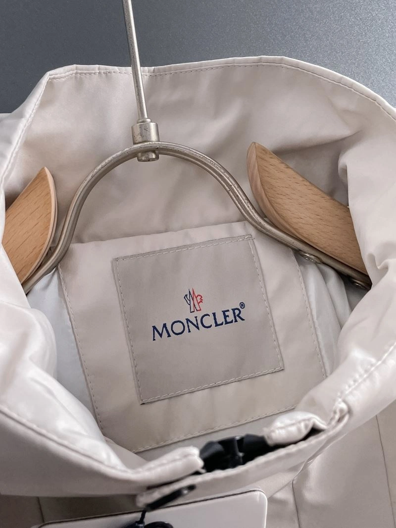 Breathable Moncler Outwear 142473