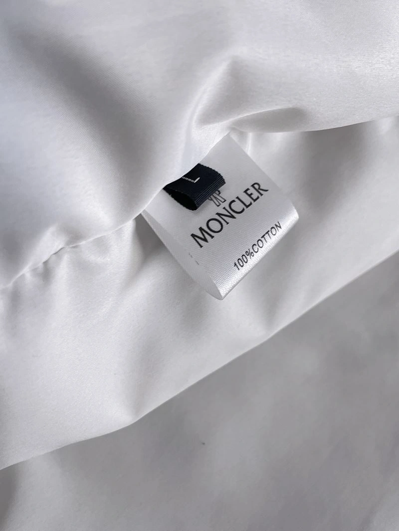 Breathable Moncler Outwear 142473