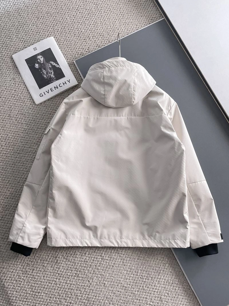 Breathable Moncler Outwear 142473