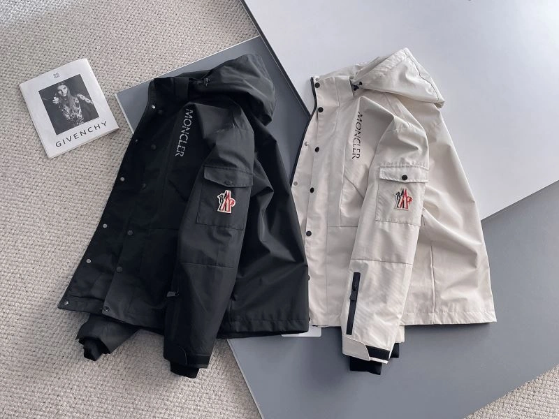 Breathable Moncler Outwear 142473