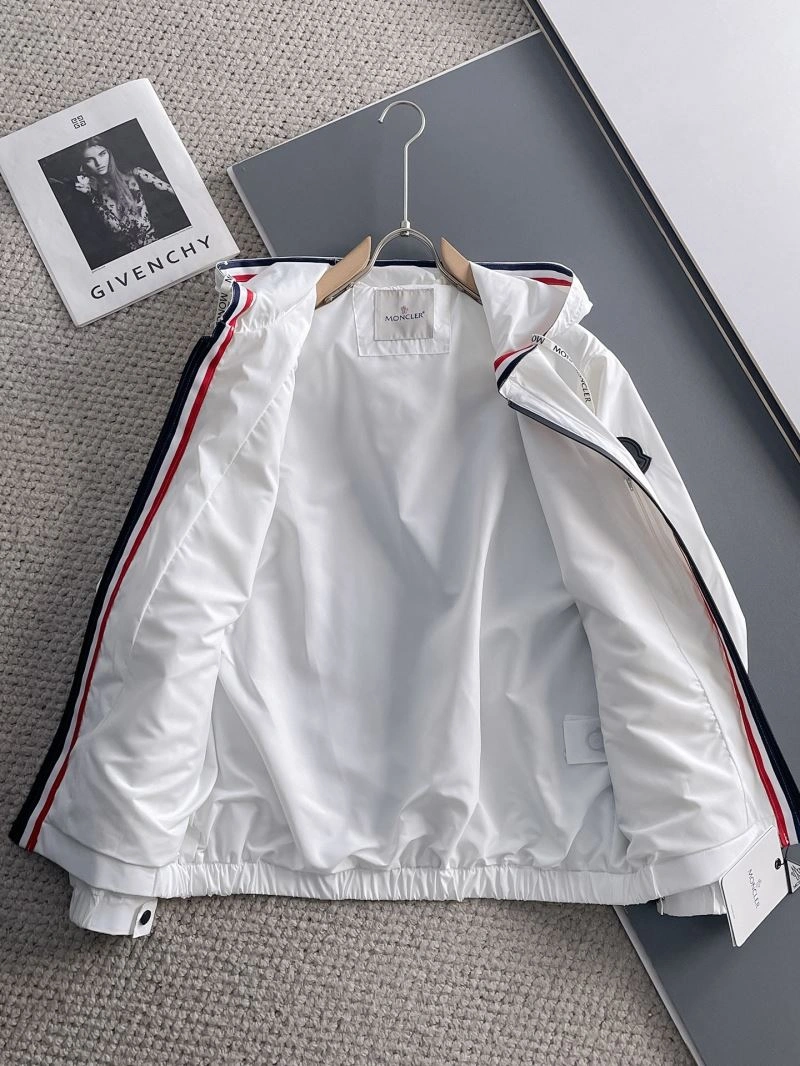 Moncler Outwear Comfortable 142467