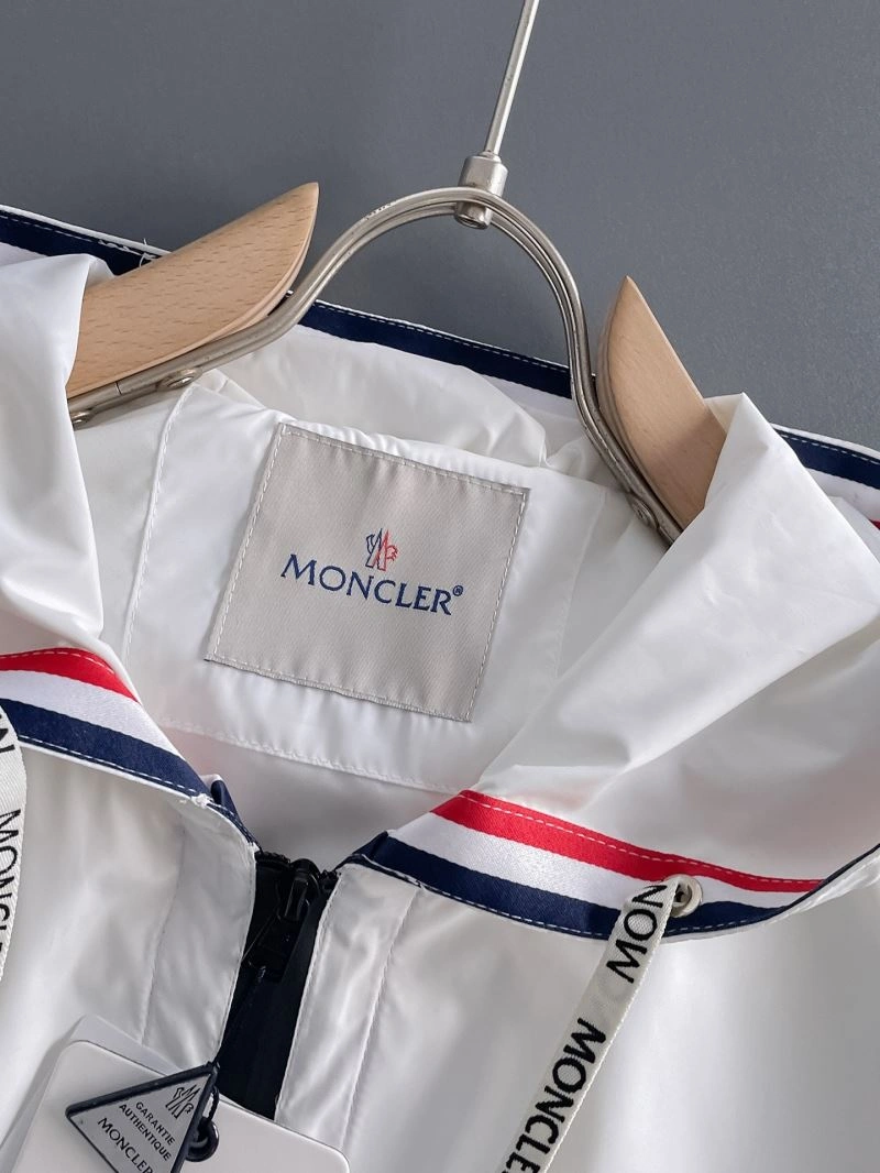 Moncler Outwear Comfortable 142467