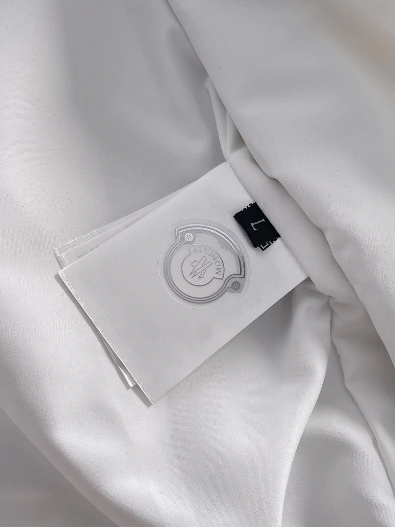 Moncler Outwear Comfortable 142467