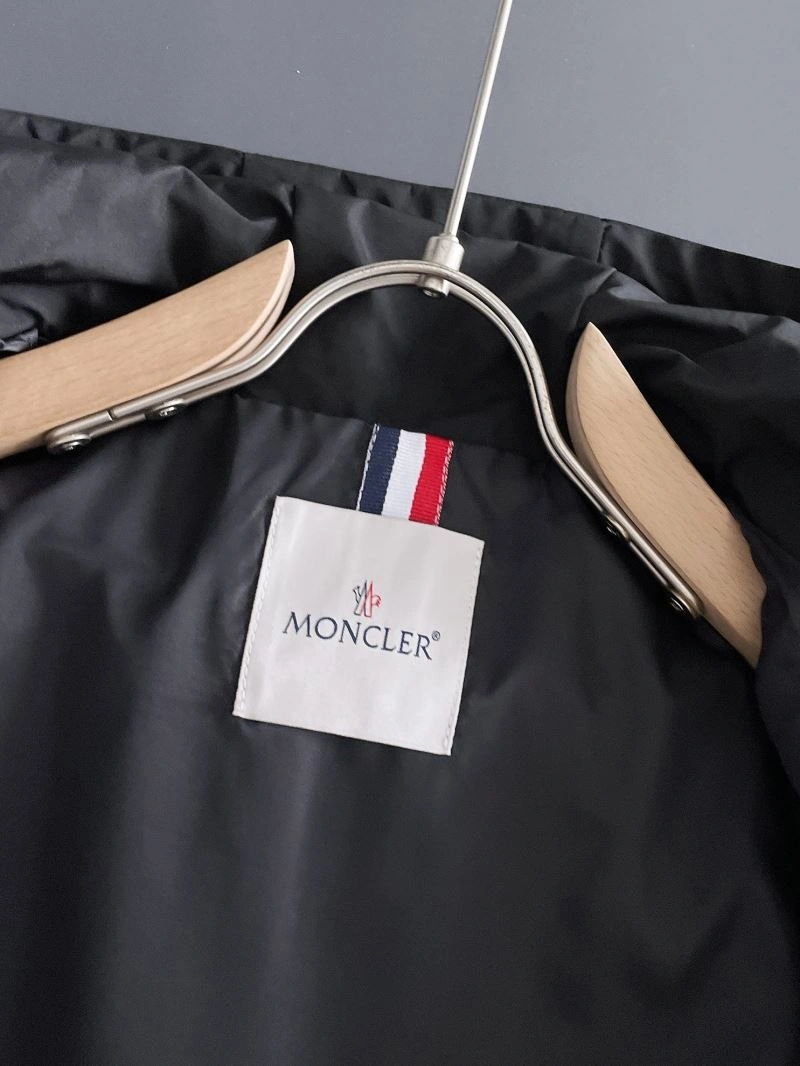Timeless Moncler Outwear 142464