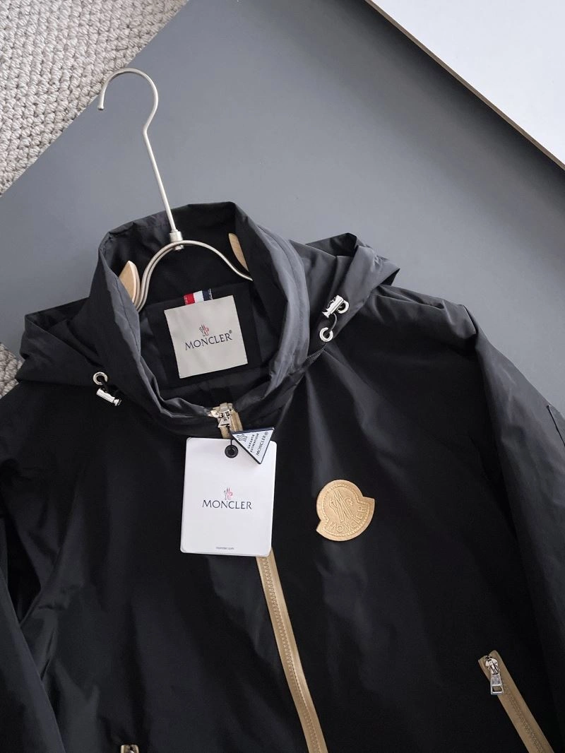 Moncler Outwear Sophisticated 142461