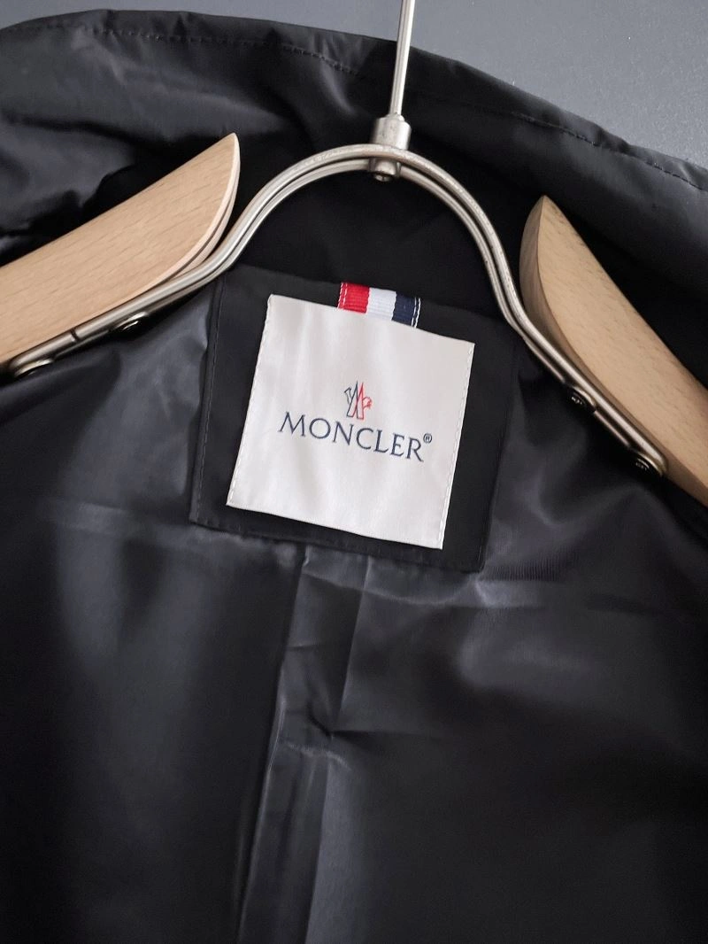 Moncler Outwear Sophisticated 142461