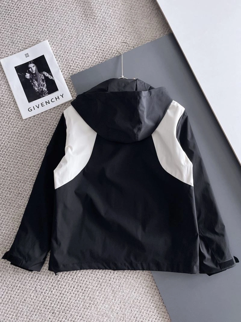 Moncler Outwear Minimalist 142455