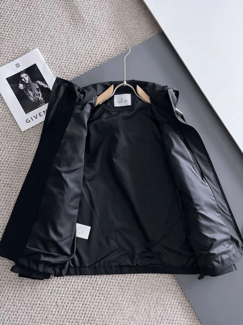 Moncler Outwear Minimalist 142455
