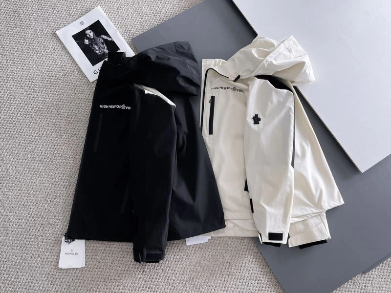 Trendsetting Moncler Outwear 142451