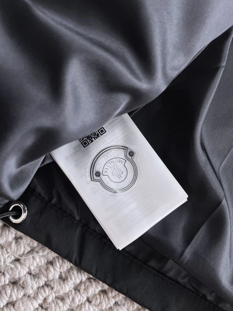 Moncler Outwear SportInspired 142452