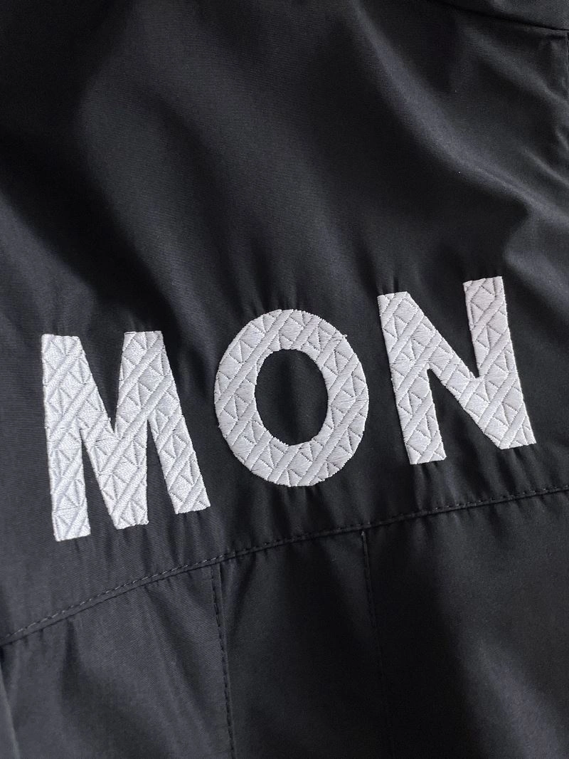 Moncler Outwear SportInspired 142452
