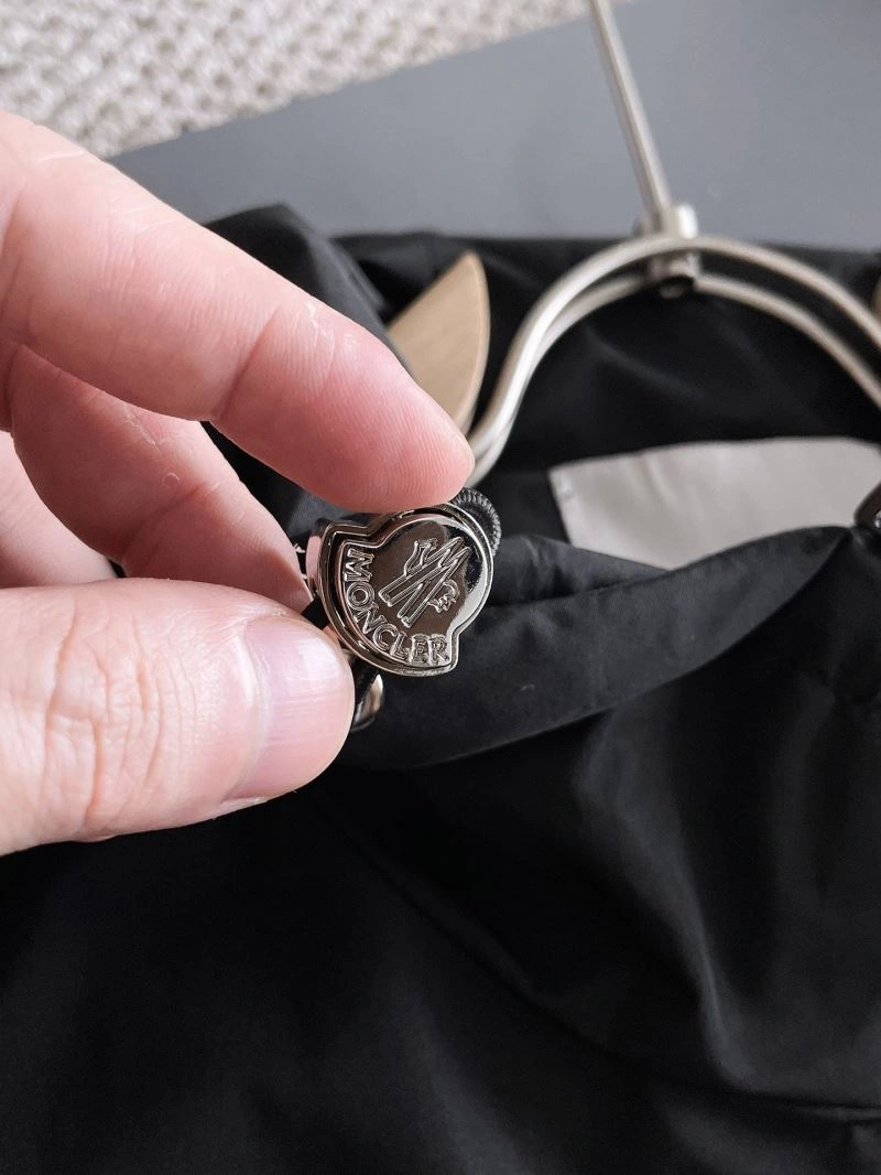 Moncler Outwear SportInspired 142452