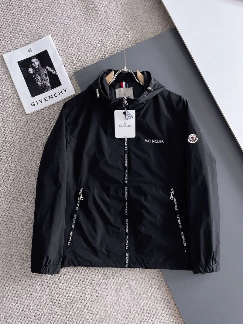 Moncler Outwear SportInspired 142453