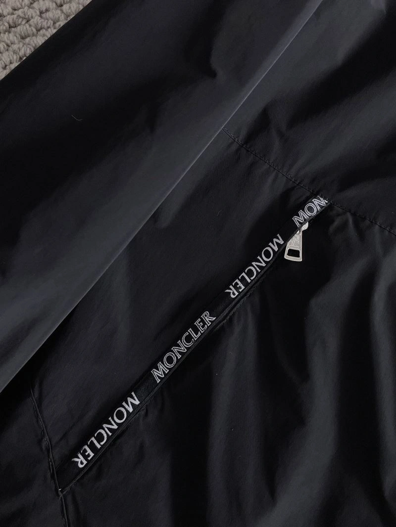 Moncler Outwear SportInspired 142453