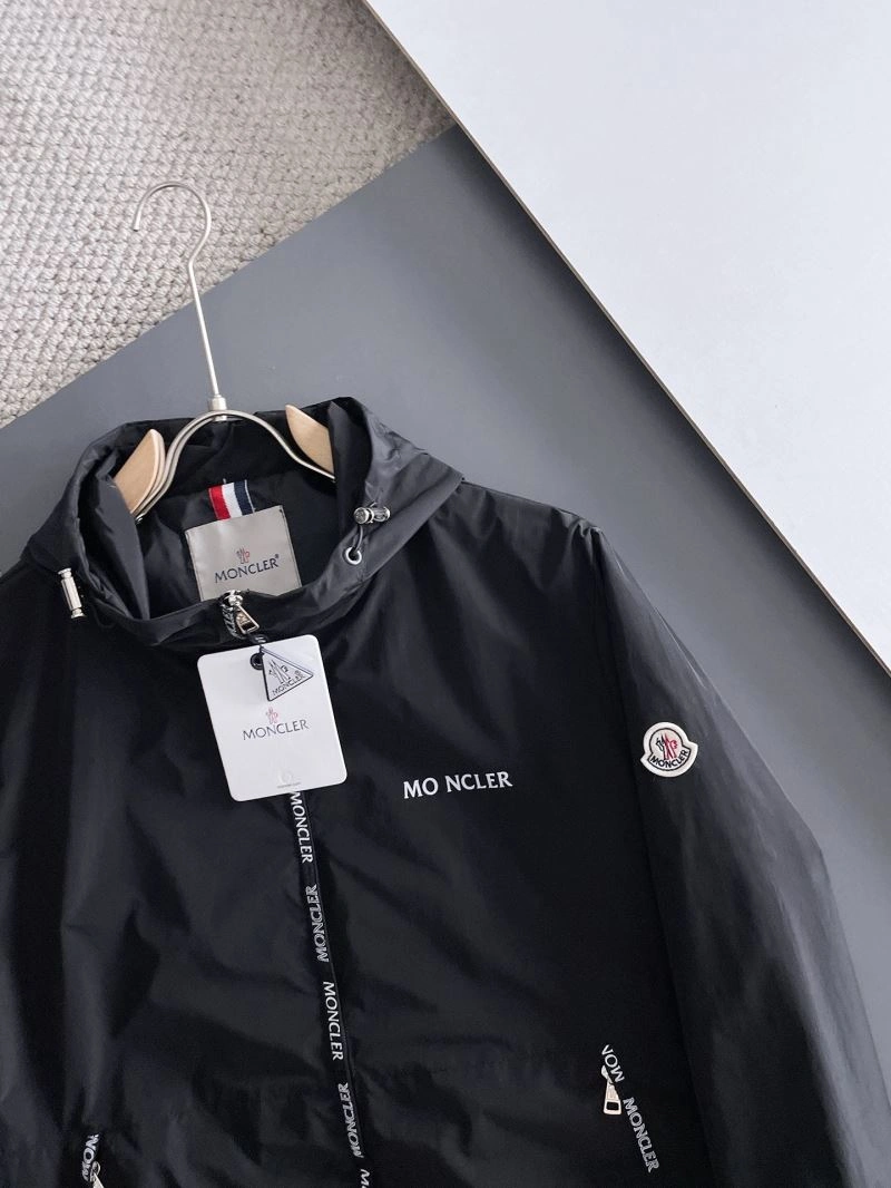 Moncler Outwear SportInspired 142453
