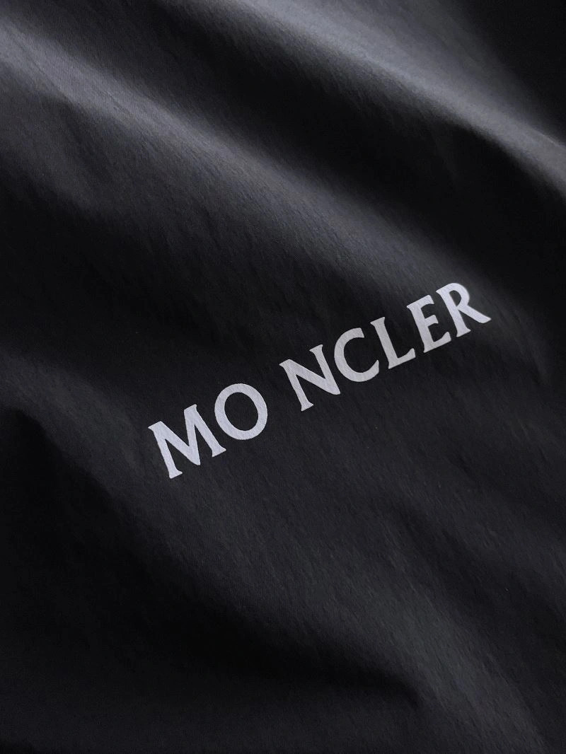 Moncler Outwear SportInspired 142453