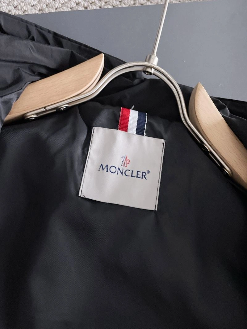 Moncler Outwear SportInspired 142453