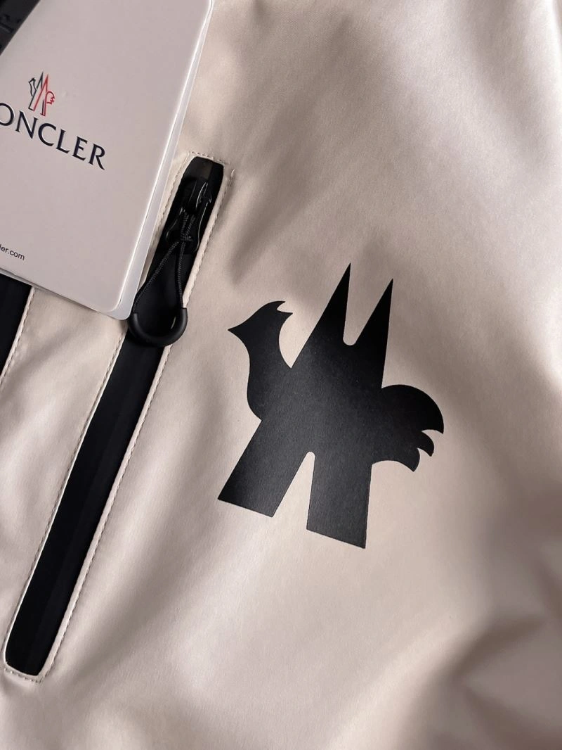 Moncler Outwear Durable 142460