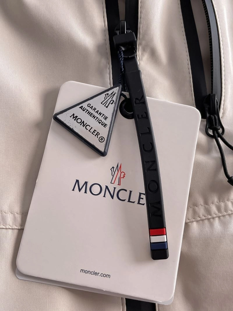 Moncler Outwear Durable 142460