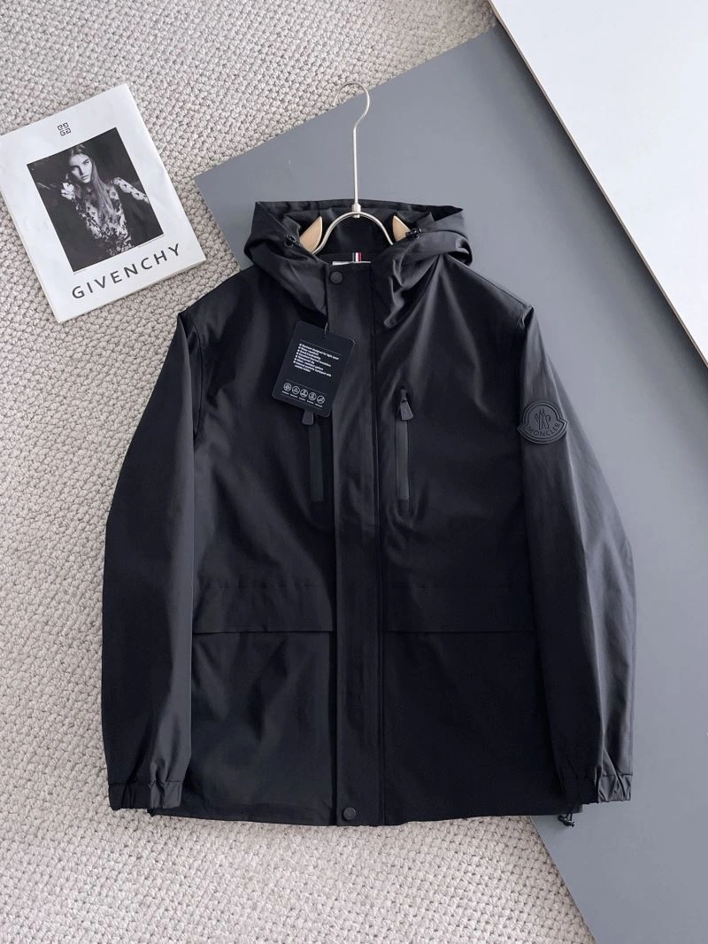 Seasonal Moncler Outwear 142457