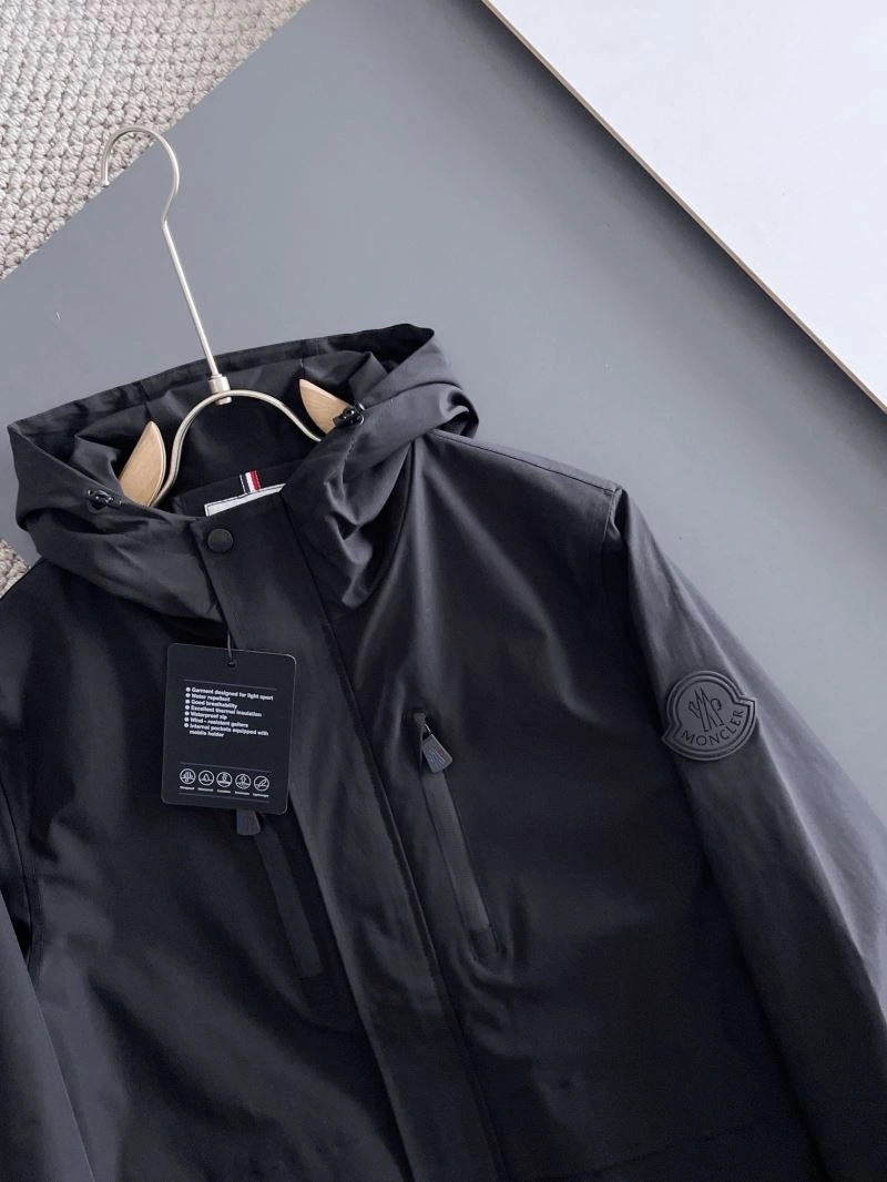 Seasonal Moncler Outwear 142457