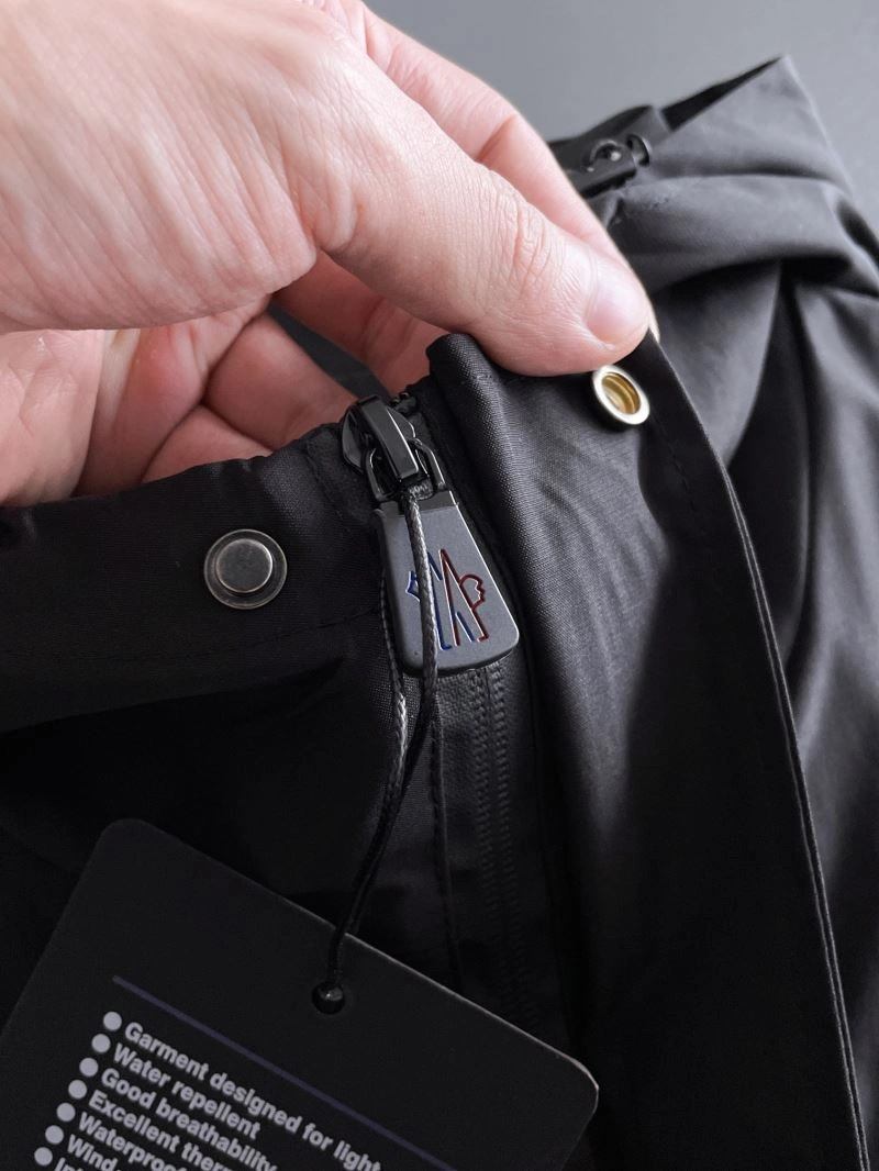 Seasonal Moncler Outwear 142457