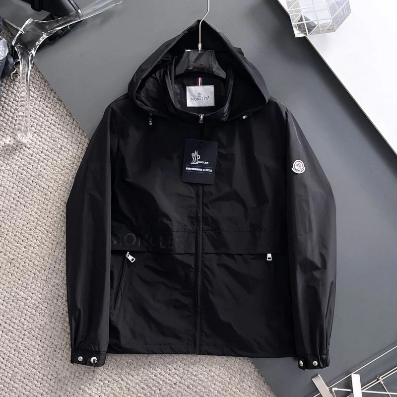 Moncler Outwear Upgraded 142447