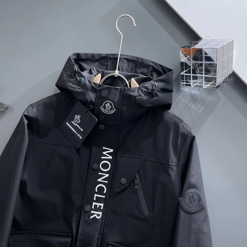 Moncler Outwear Durable 142446