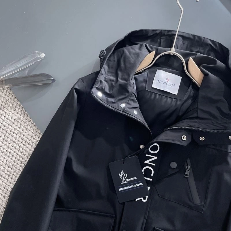 Moncler Outwear Durable 142446