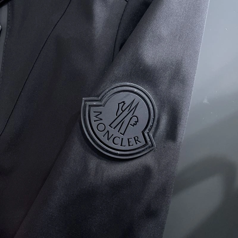 Moncler Outwear Durable 142446