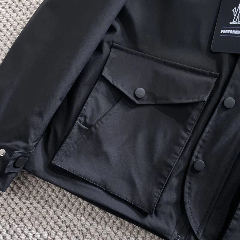 Moncler Outwear Durable 142446