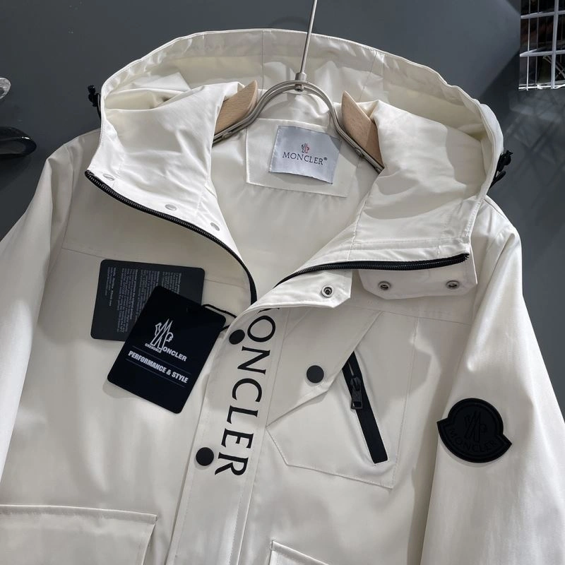 Casual Moncler Outwear 142443