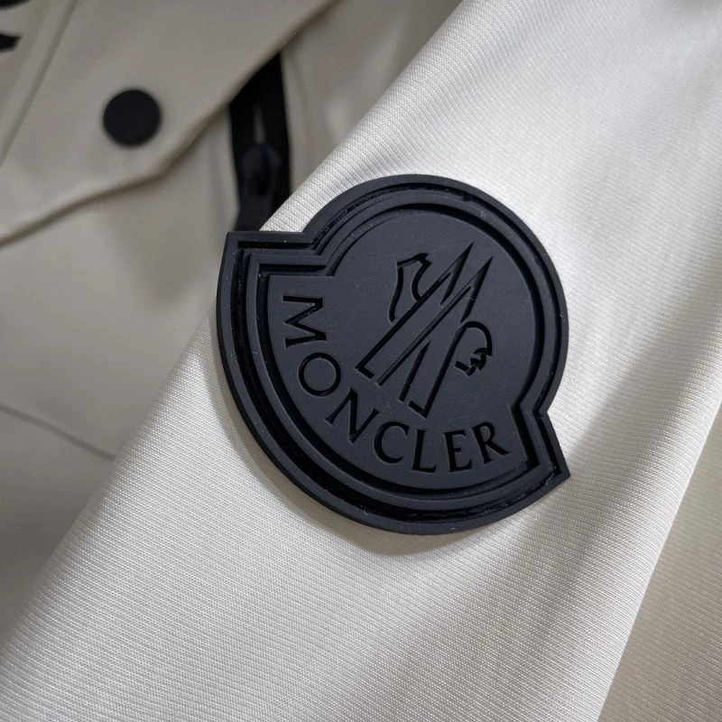 Casual Moncler Outwear 142443